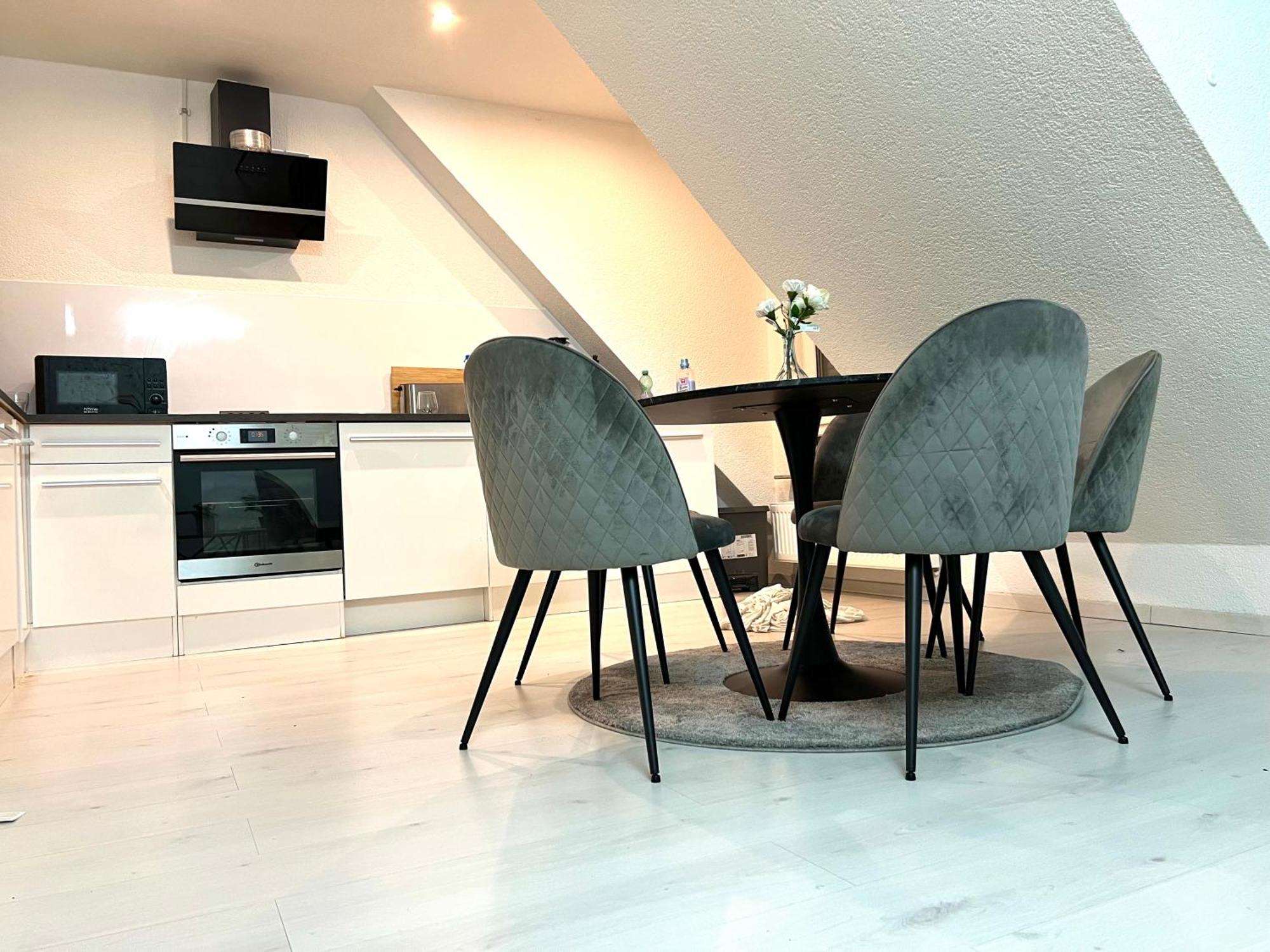Luxus Maisonette Wohnung Am See, Wehome Premium ザンクト・レオン・ロート エクステリア 写真