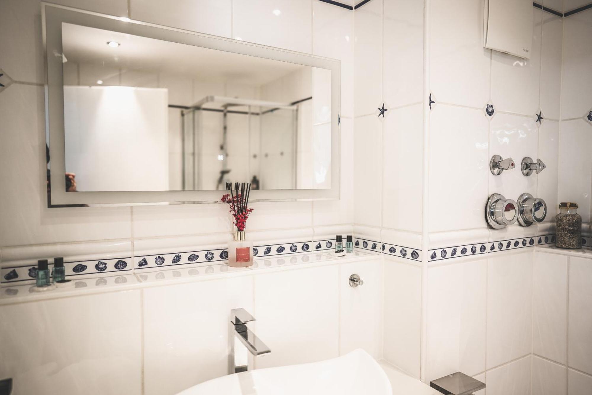 Luxus Maisonette Wohnung Am See, Wehome Premium ザンクト・レオン・ロート エクステリア 写真