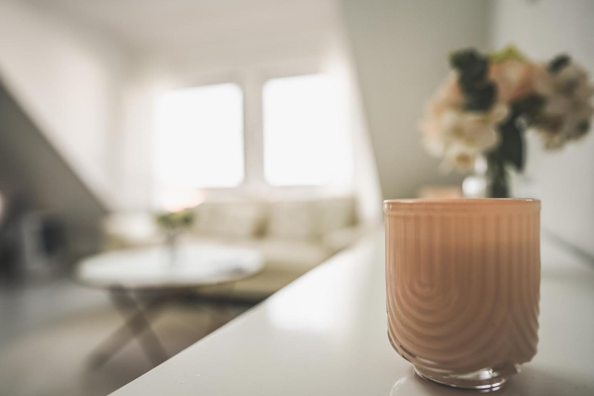 Luxus Maisonette Wohnung Am See, Wehome Premium ザンクト・レオン・ロート エクステリア 写真