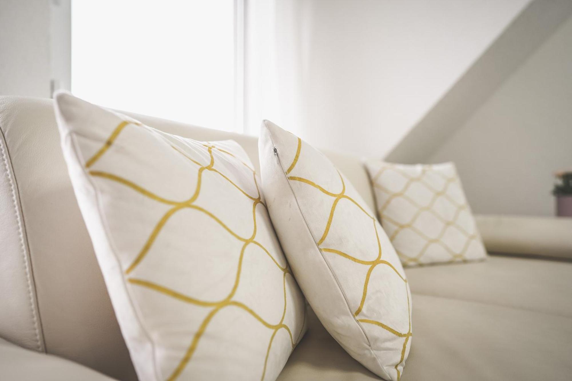 Luxus Maisonette Wohnung Am See, Wehome Premium ザンクト・レオン・ロート エクステリア 写真